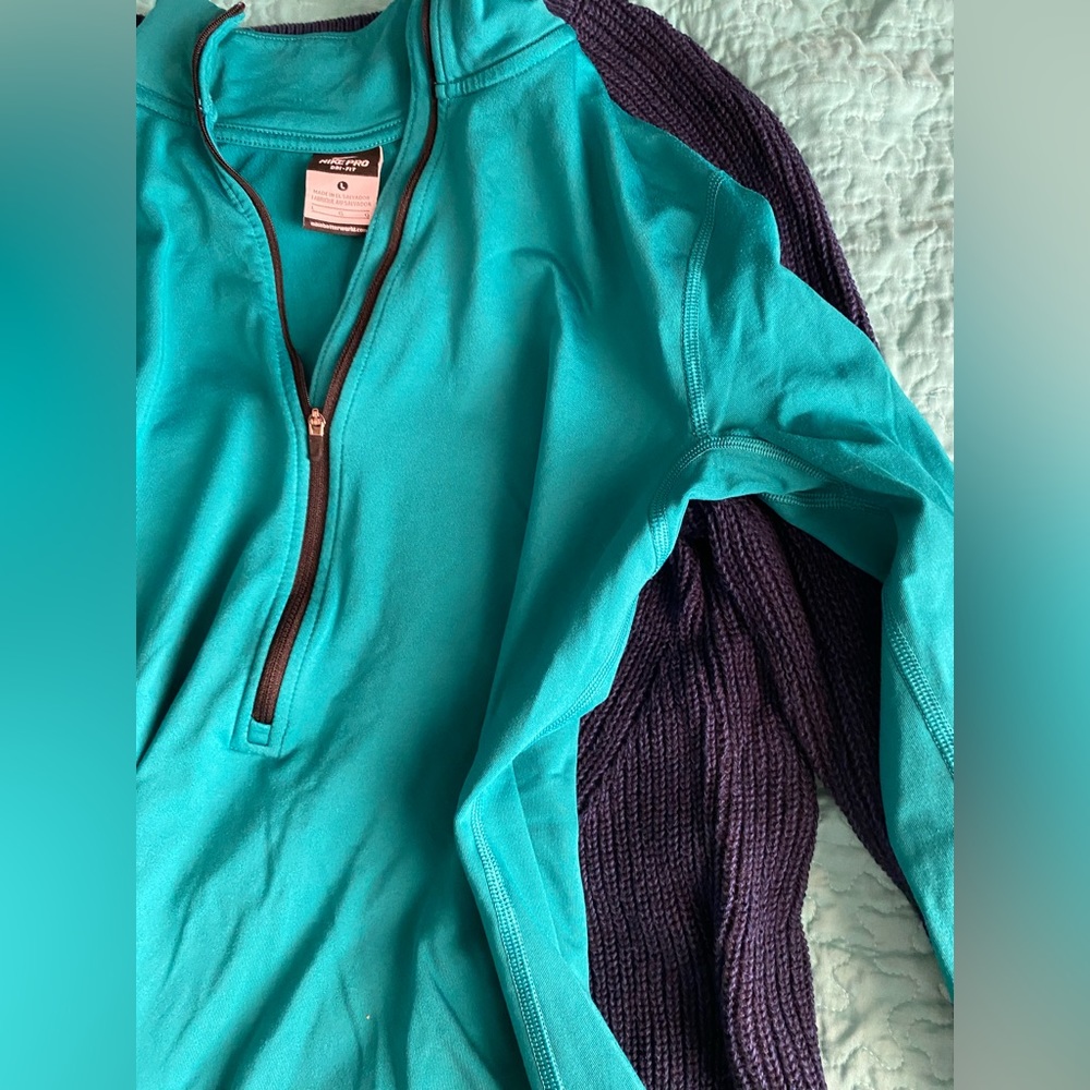 Women’s size large Nike fitted zip up pullover